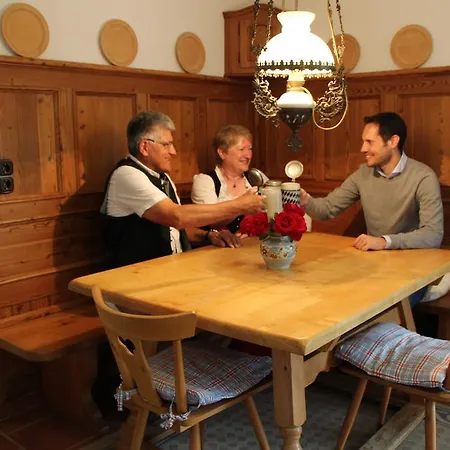Heinrich Apartment